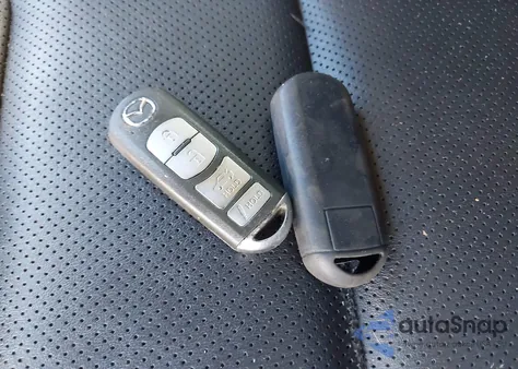 2017 Mazda Mazda6 Touring z USA, uszkodzony, nr VIN JM1GL1V58H1147463